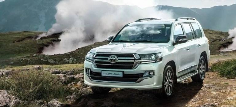 Toyota представляет новую топовую версию Land Cruiser 200 Executive Lounge